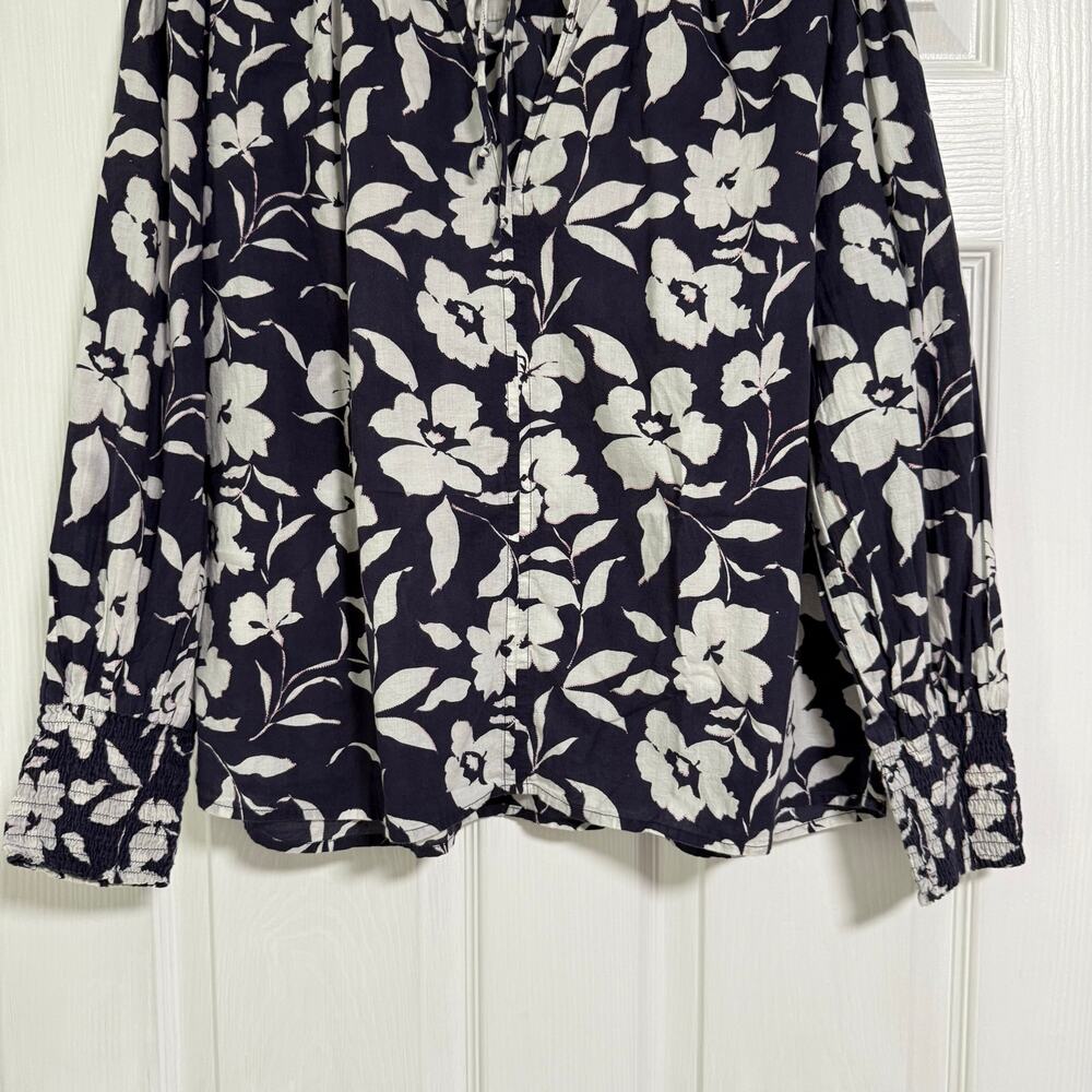 Velvet by Graham & Spencer Women's Floral Long Sleeve Top Size Medium - Picture 3 of 13